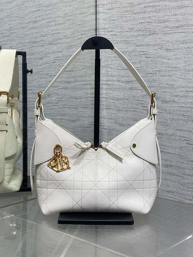 Small Dior Voyage Bag Latte Flat Macrocannage Grained Calfskin Size 23x15x9.5cm - 1