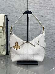 Small Dior Voyage Bag Latte Flat Macrocannage Grained Calfskin Size 23x15x9.5cm - 1