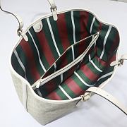 GG Emblem medium tote bag in beige and white fabric Size 38x25.5x15cm - 4