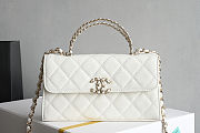Chanel Matelasse Caviar Leather Handbag White Size 10x18x4.5cm - 1
