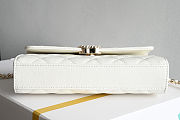 Chanel Matelasse Caviar Leather Handbag White Size 10x18x4.5cm - 4
