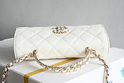 Chanel Matelasse Caviar Leather Handbag White Size 10x18x4.5cm - 2