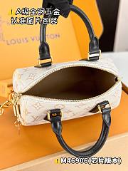 LV Speedy Bandoulière 20 White M46906 Size 20x15x12.5cm - 3