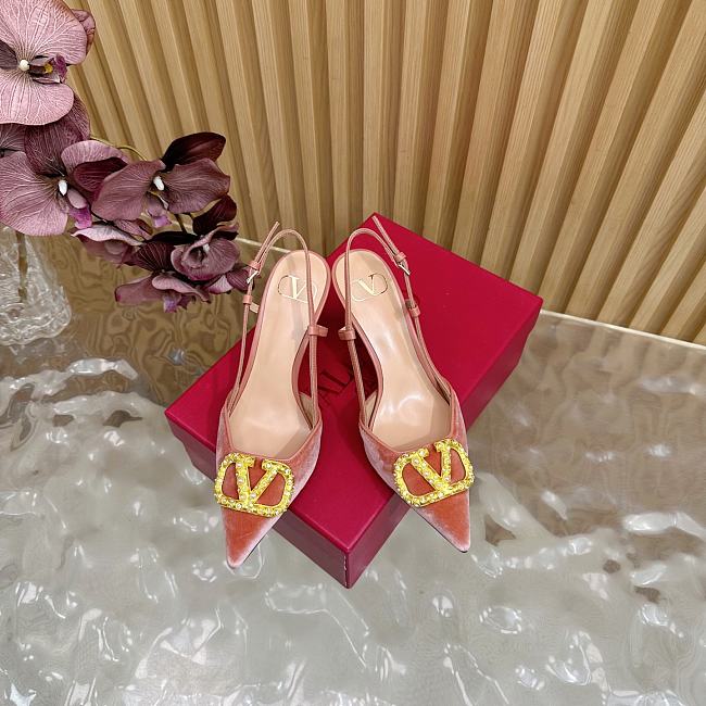 Valentino VLogo 40 velvet slingback pumps in pink - 1