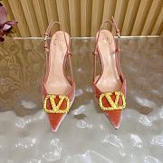 Valentino VLogo 40 velvet slingback pumps in pink - 4