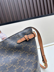 CELINE Triumph Tote Bag Size 20x19x9cm - 3