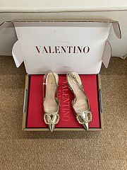 Valentino Garavani 80mm VLogo Signature Slingback Pumps in Gold Tone - 1