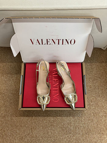 Valentino Garavani 80mm VLogo Signature Slingback Pumps in Gold Tone