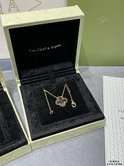 VAN CLEEF & ARPELS Alhambra rose-gold mother-of-pearl pendant 18K GOLD - 3