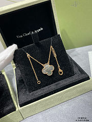 VAN CLEEF & ARPELS Alhambra rose-gold mother-of-pearl pendant 18K GOLD - 5