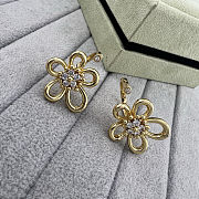 Van Cleef & Arpels Flowerlace Between the Finger Gold Ring - 3