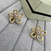 Van Cleef & Arpels Flowerlace Between the Finger Gold Ring - 6