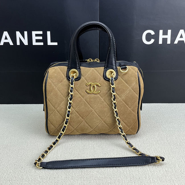 Chanel Vintage Bowling Bag Beige Size 17x21x13cm - 1