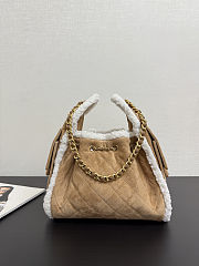 Chanel Brown Suede Quilted Shearling Small 25 Handbag Size 30x26x14cm - 3