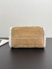 Chanel Brown Suede Quilted Shearling Small 25 Handbag Size 30x26x14cm - 2