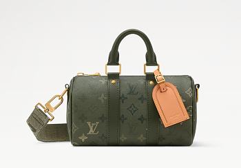 LV Keepall Bandoulière 25 Monogram Green M26930 Size 25 x 15 x 11 cm