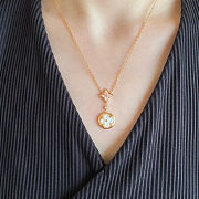 Louis Vuitton Mother of Pearl Blossom Necklace Gold - 1