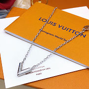 Louis Vuitton Metal Essential V Supple Necklace Silver - 5