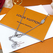 Louis Vuitton Metal Essential V Supple Necklace Silver - 2