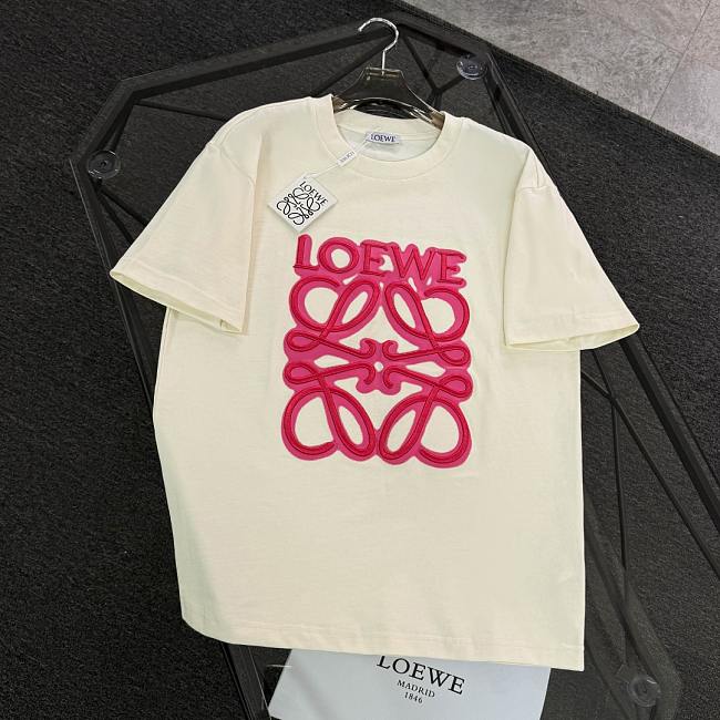 Loewe Pink Anagram Logo Tee – Cream - 1