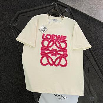 Loewe Pink Anagram Logo Tee – Cream