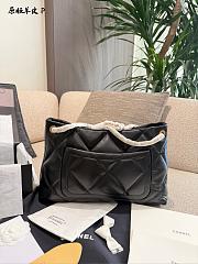 CHANEL 2025/2026 - Chanel Shopping Bag Shiny lambskin & gold-tone metal Black - 4