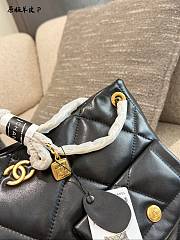 CHANEL 2025/2026 - Chanel Shopping Bag Shiny lambskin & gold-tone metal Black - 3