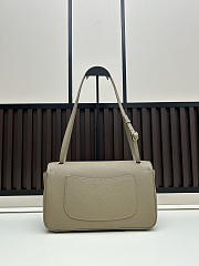 CHANEL 2026 - Chanel Maxi Flapbag Grained Calfskin & Silver Metal Taupe Beige - 4