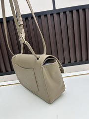 CHANEL 2026 - Chanel Maxi Flapbag Grained Calfskin & Silver Metal Taupe Beige - 3