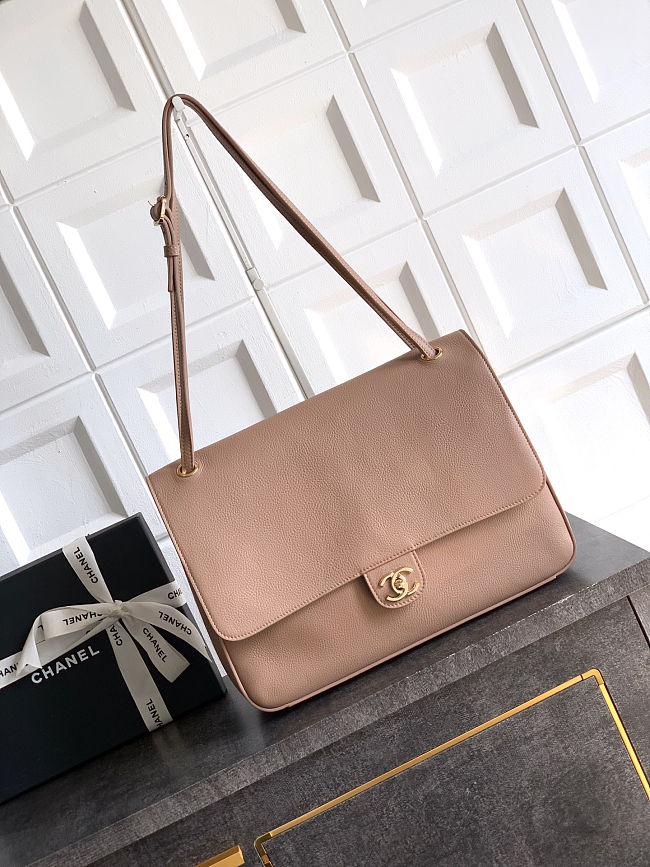 CHANEL 2026 - Chanel Maxi Flapbag Grained Calfskin & Gold Metal Dusty Pink - 1