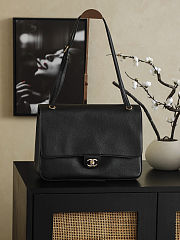 CHANEL 2026 - Maxi flapbag Grained calfskin & gold-tone metal Black - 1