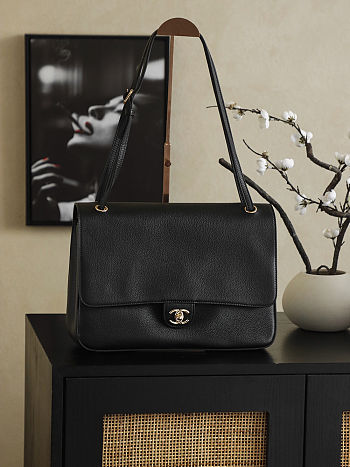 CHANEL 2026 - Maxi flapbag Grained calfskin & gold-tone metal Black