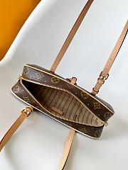 LV Hang On M47031 Women's Shoulder Bag in Brown Size 26×11.5×6.5 cm - 4