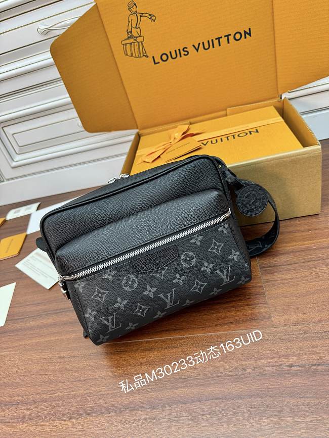 Louis Vuitton Outdoor Messenger Bag 'Black' M30233 - 1