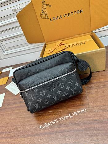 Louis Vuitton Outdoor Messenger Bag 'Black' M30233