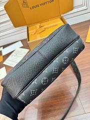 Louis Vuitton Outdoor Messenger Bag 'Black' M30233 - 3