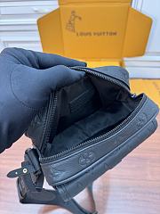 LV S Lock Messenger M58489 Size 18x17x7.8CM - 4