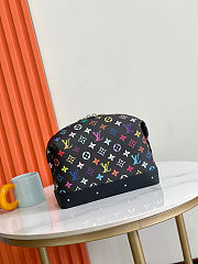  Louis Vuitton Murakami Black Cosmetic Bag Size 18 x 9 x 27cm - 1
