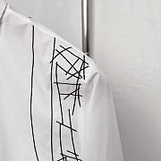 Alexander McQuee Over-the-shoulder embroidered shirt - 3