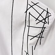 Alexander McQuee Over-the-shoulder embroidered shirt - 2