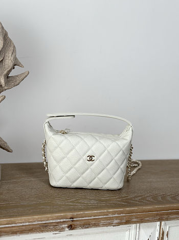 Chanel Shiny Caviar Quilted Hobo Clutch With Chain White Size 21.5x19x6cm