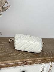 Chanel Shiny Caviar Quilted Hobo Clutch With Chain White Size 21.5x19x6cm - 4
