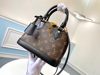 Louis Vuitton Alma BB Monogram Canvas Size 25 x 19 x 12 cm