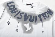 Louis Vuitton dark blue and white graffiti print logo T-shirt - 4