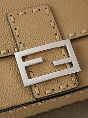 Fendi Baguette Mini Cuoio Romano leather Beige Size 19.5 x 4.5 x 13cm - 2