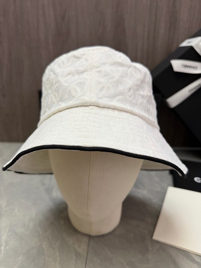 Chanel canvas bucket hat in white - 1