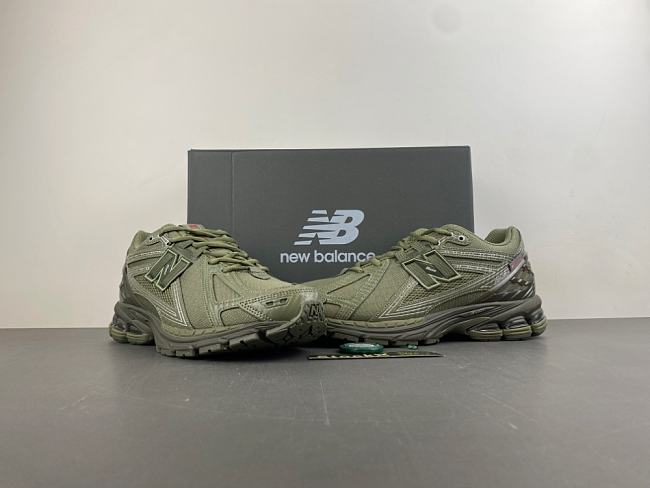 New Balance 1906R Primaloft Dark Olivine Silver Metallic U1906ROG - 1