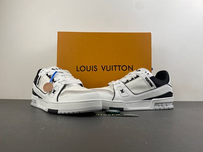 LV Trainer Sneaker Black Grained calf leather 1AIJ46 - 1