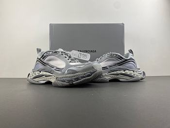 Balenciaga Triple S.2 Sneaker in gradient grey polyurethane and polyester 865849WTR2G1800