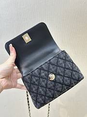 Chanel Washed Denim Quilted Coco Handle Clutch With Chain Blue Size 14.5x11.5x5.5cm - 4